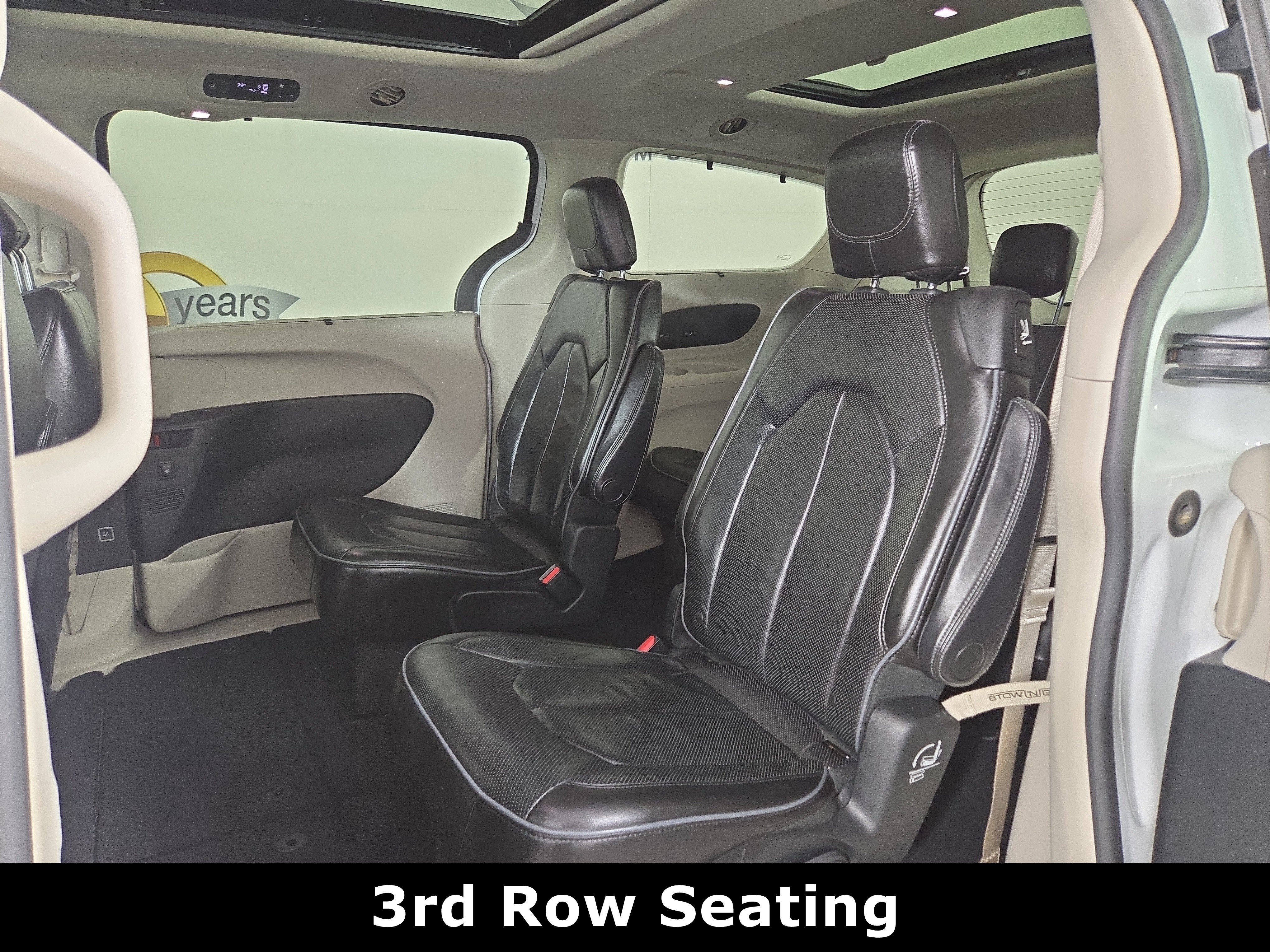 Used 2018 Chrysler Pacifica Limited image 12