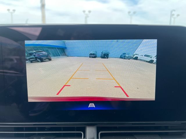 Certified 2025 Chevrolet Trax LT FWD image 21