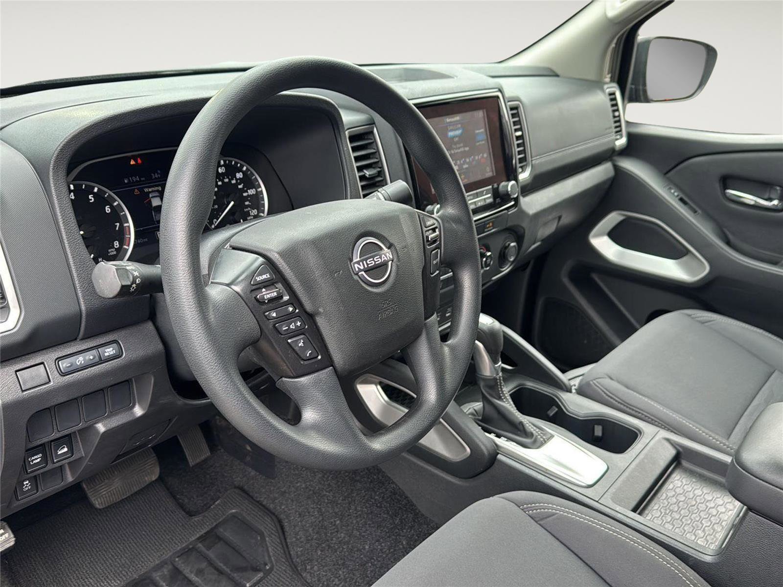 Used 2023 Nissan Frontier SV image 14