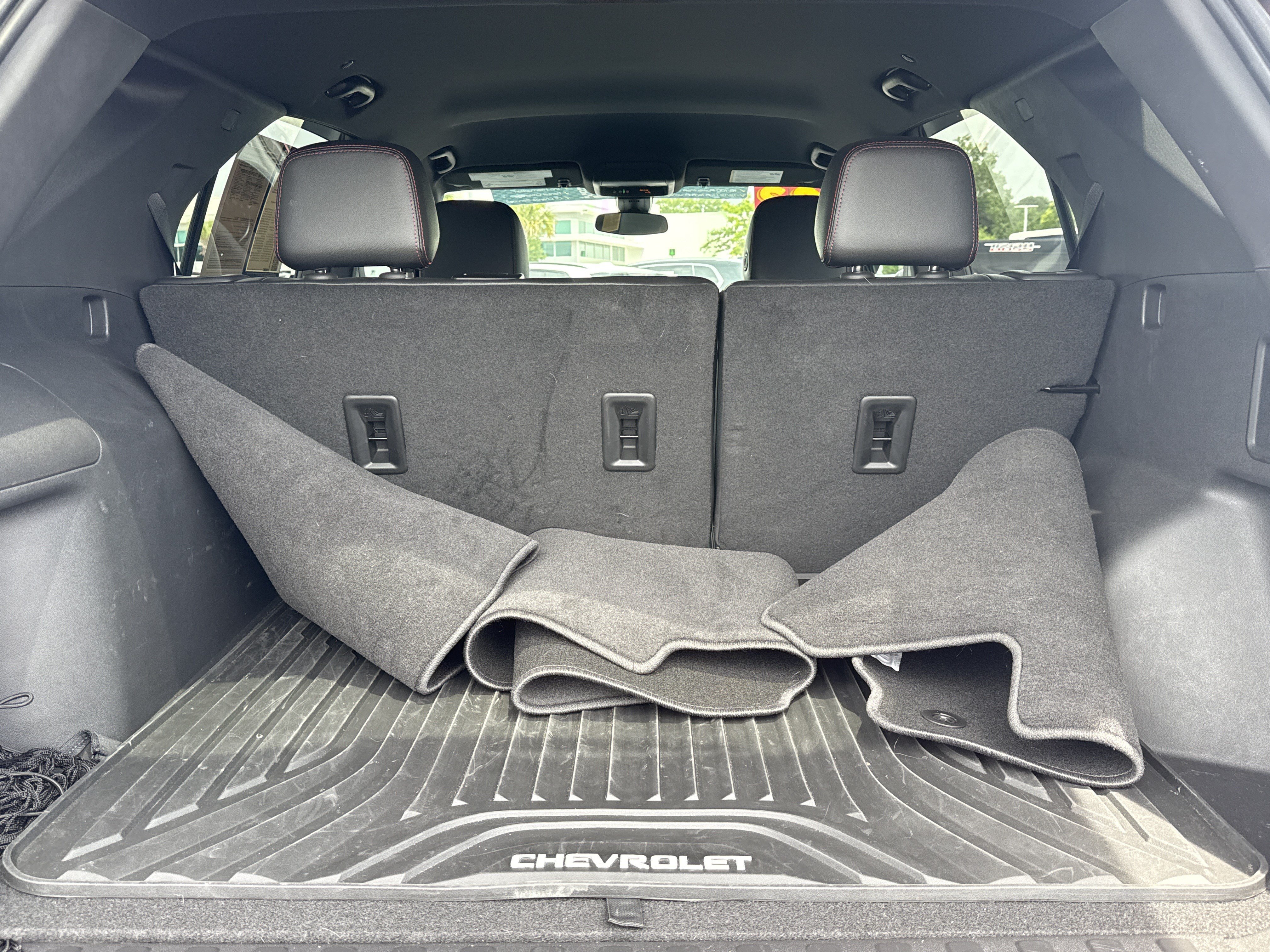 Used 2023 Chevrolet Equinox RS w/ RS Leather Package FWD image 30