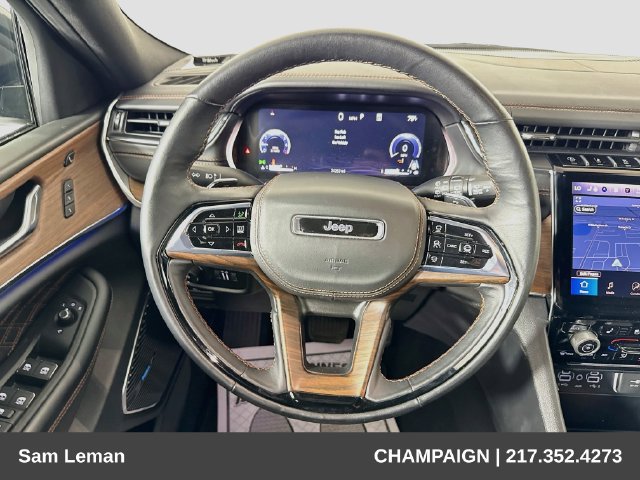 Used 2025 Jeep Grand Cherokee L Summit w/ Obsidian Package AWD/4WD image 11