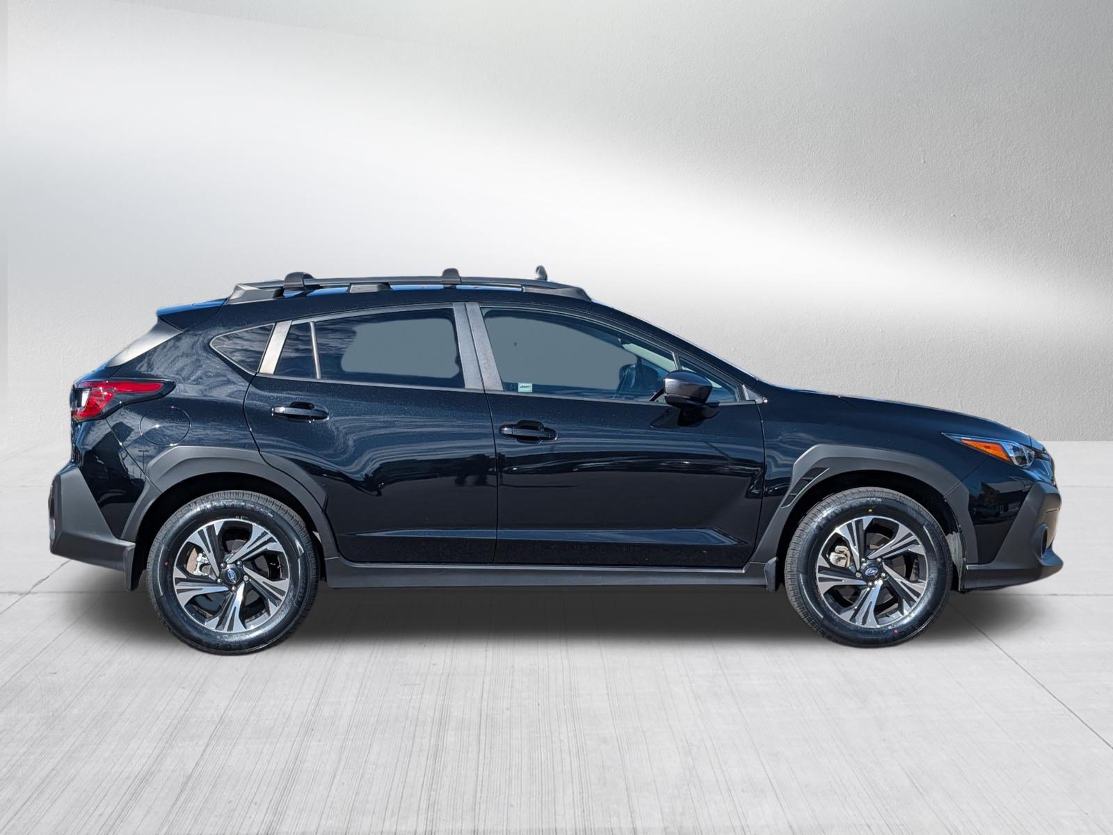 Used 2024 Subaru Crosstrek 2.0i Premium AWD/4WD image 2