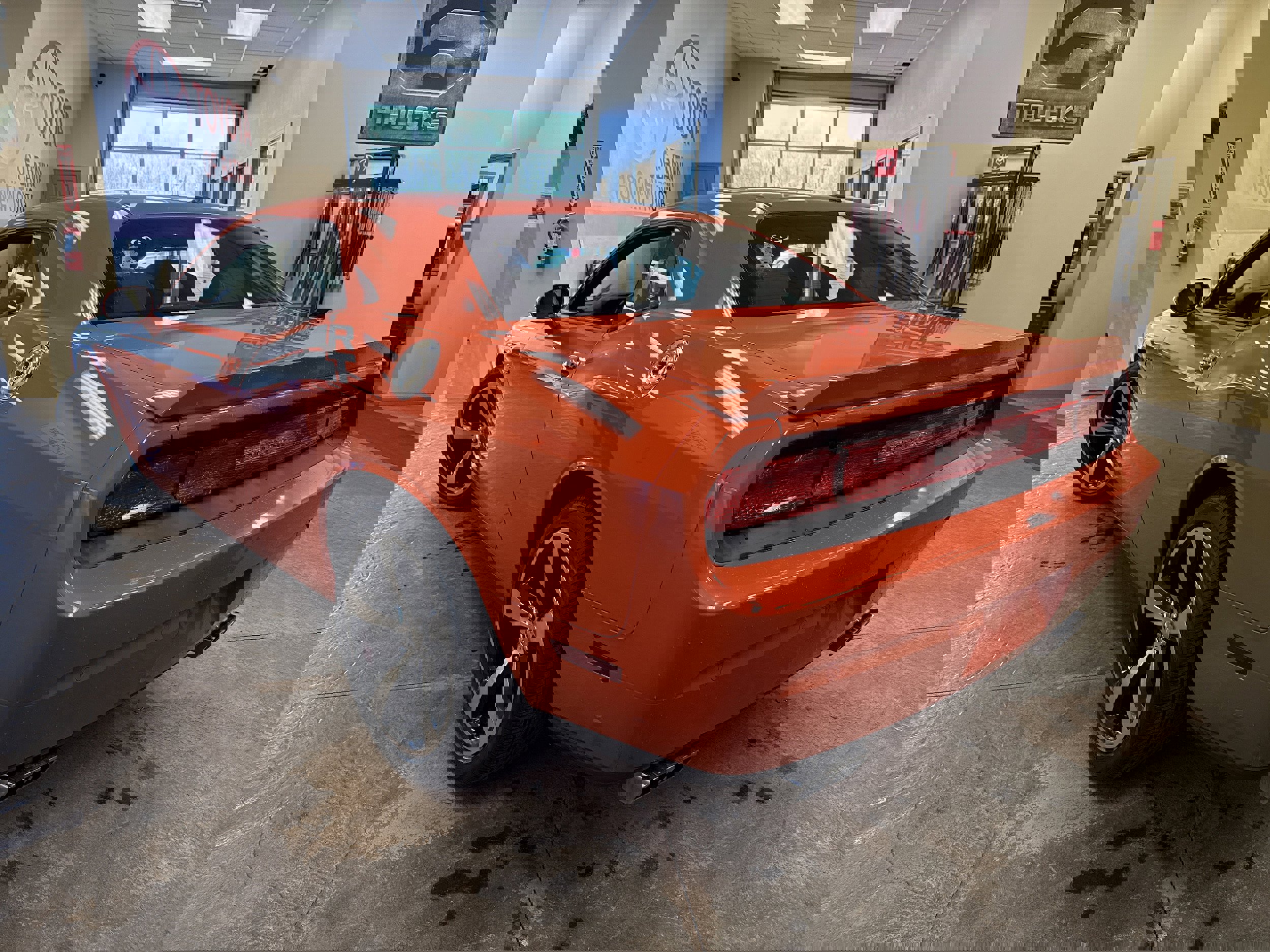 Used 2013 Dodge Challenger R/T image 12