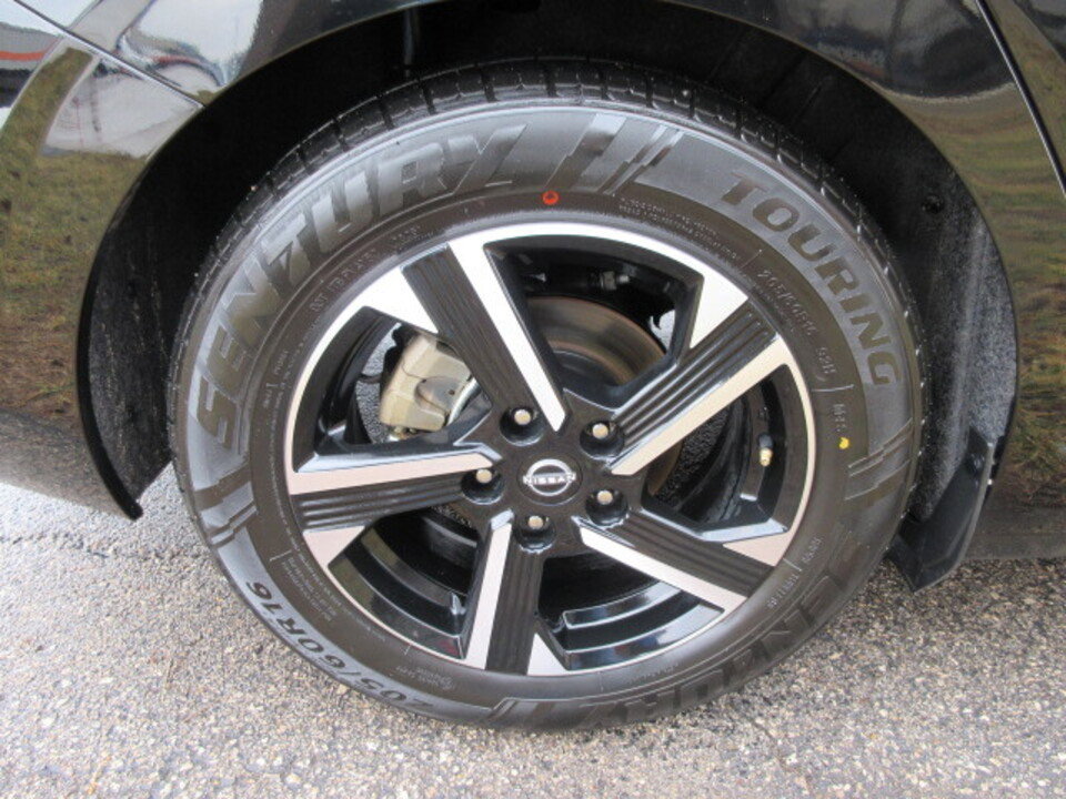Used 2024 Nissan Sentra SV FWD image 26