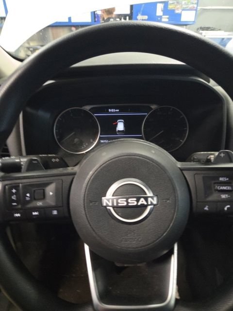 Used 2024 Nissan Rogue SV AWD/4WD image 12
