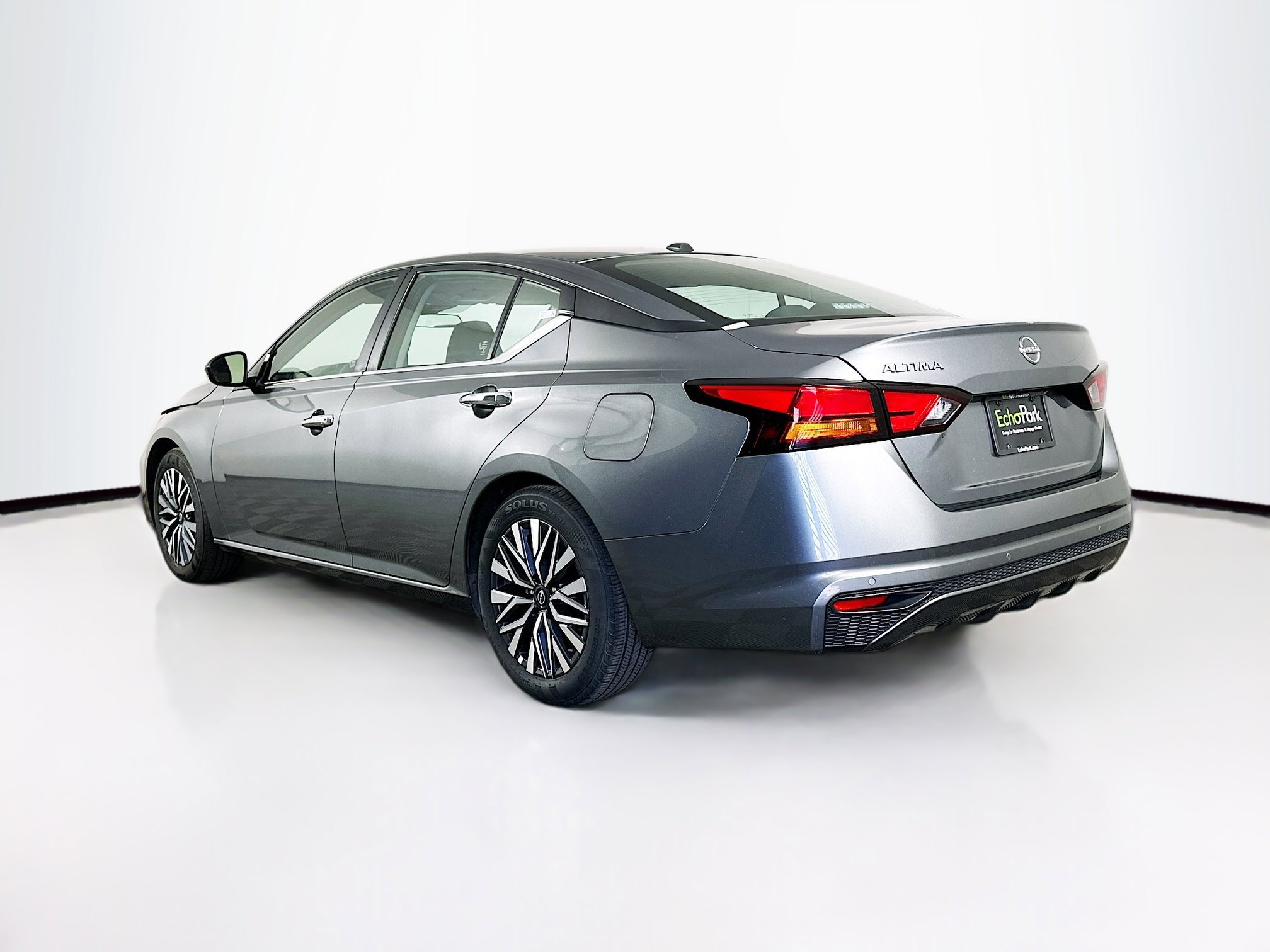 Used 2025 Nissan Altima 2.5 SV image 5