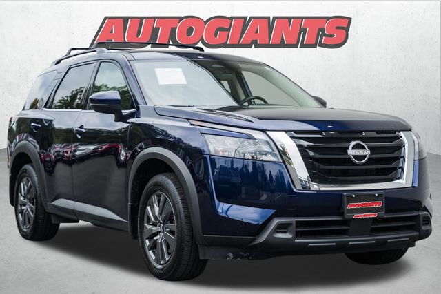 Used 2024 Nissan Pathfinder SV