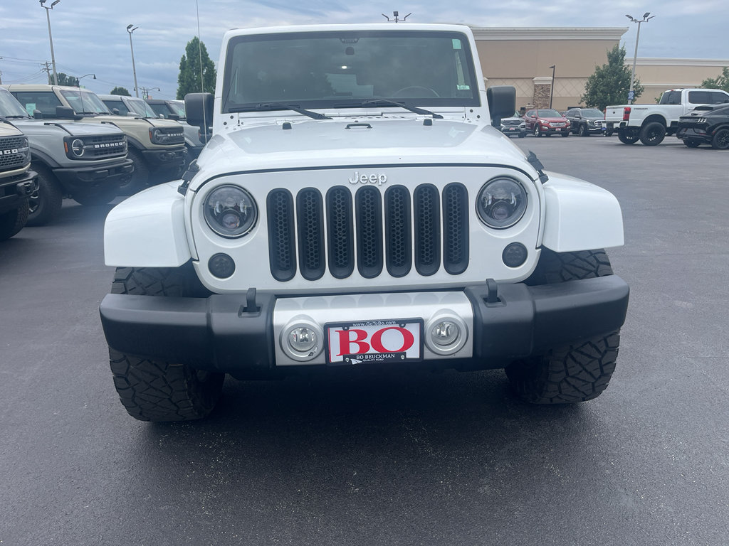 Used 2012 Jeep Wrangler Unlimited Sahara w/ Connectivity Group AWD/4WD image 2