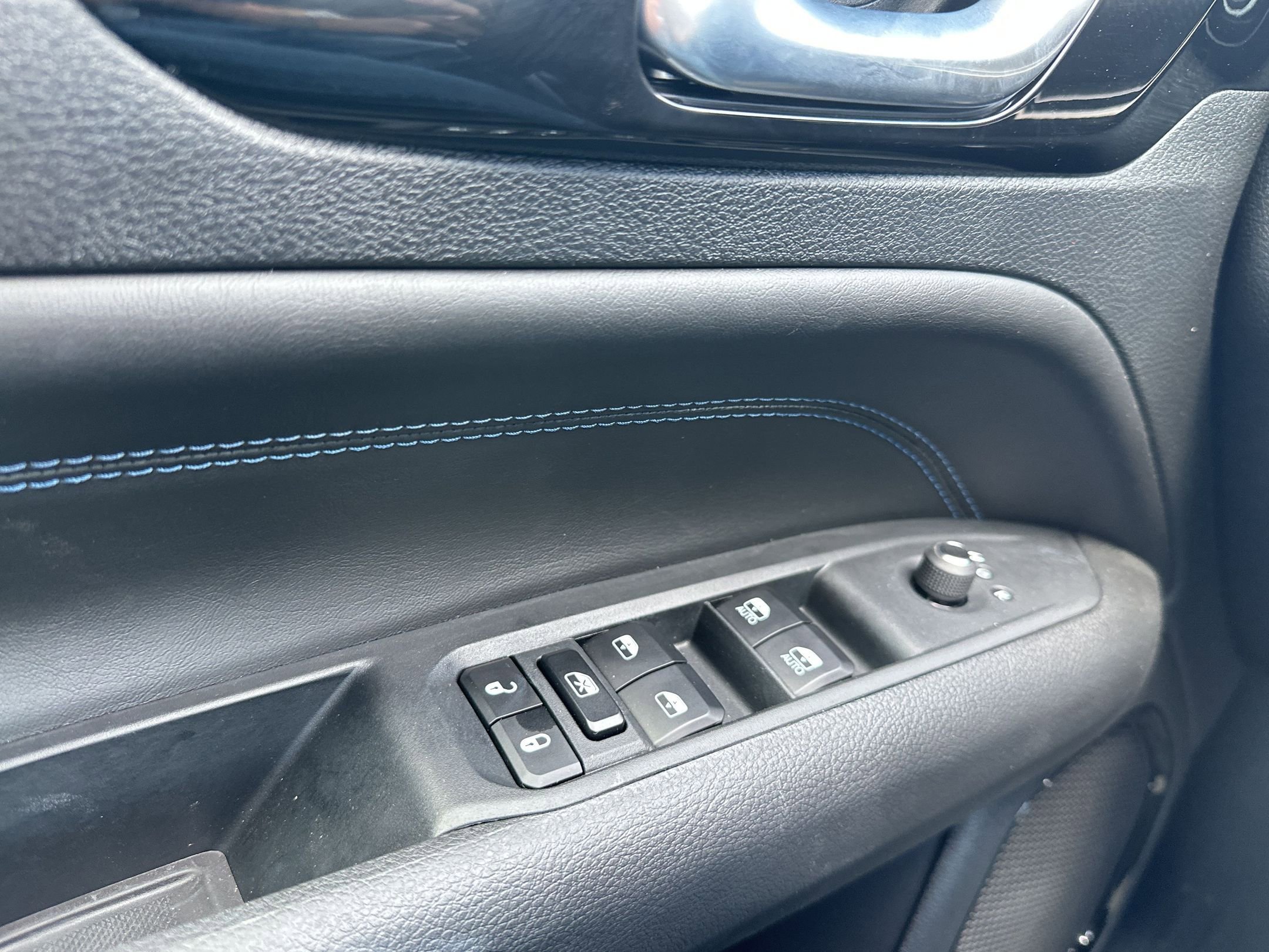 New 2026 Jeep Compass Latitude AWD/4WD image 19