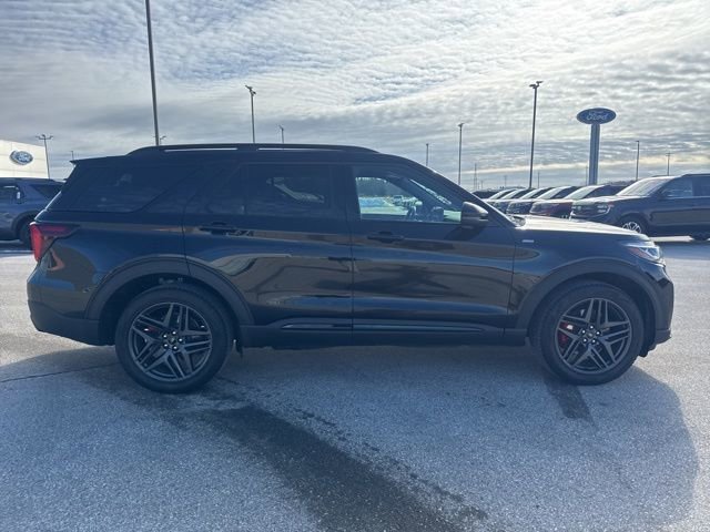 Used 2025 Ford Explorer ST-Line w/ Premium Package image 4