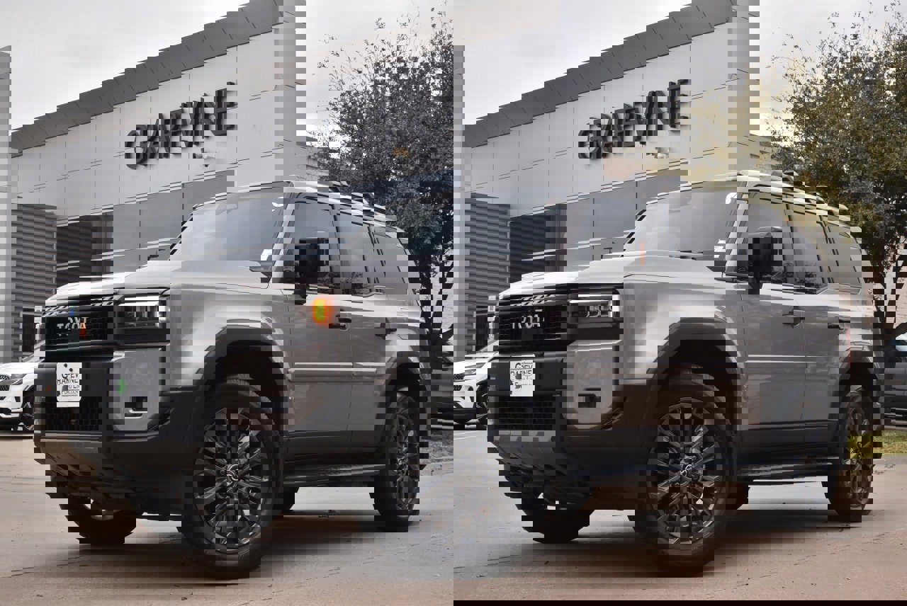 Used 2025 Toyota Land Cruiser image 1