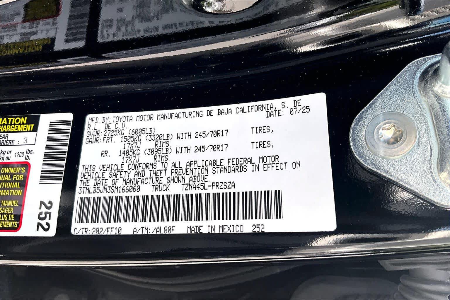 Used 2025 Toyota Tacoma SR5 AWD/4WD image 36