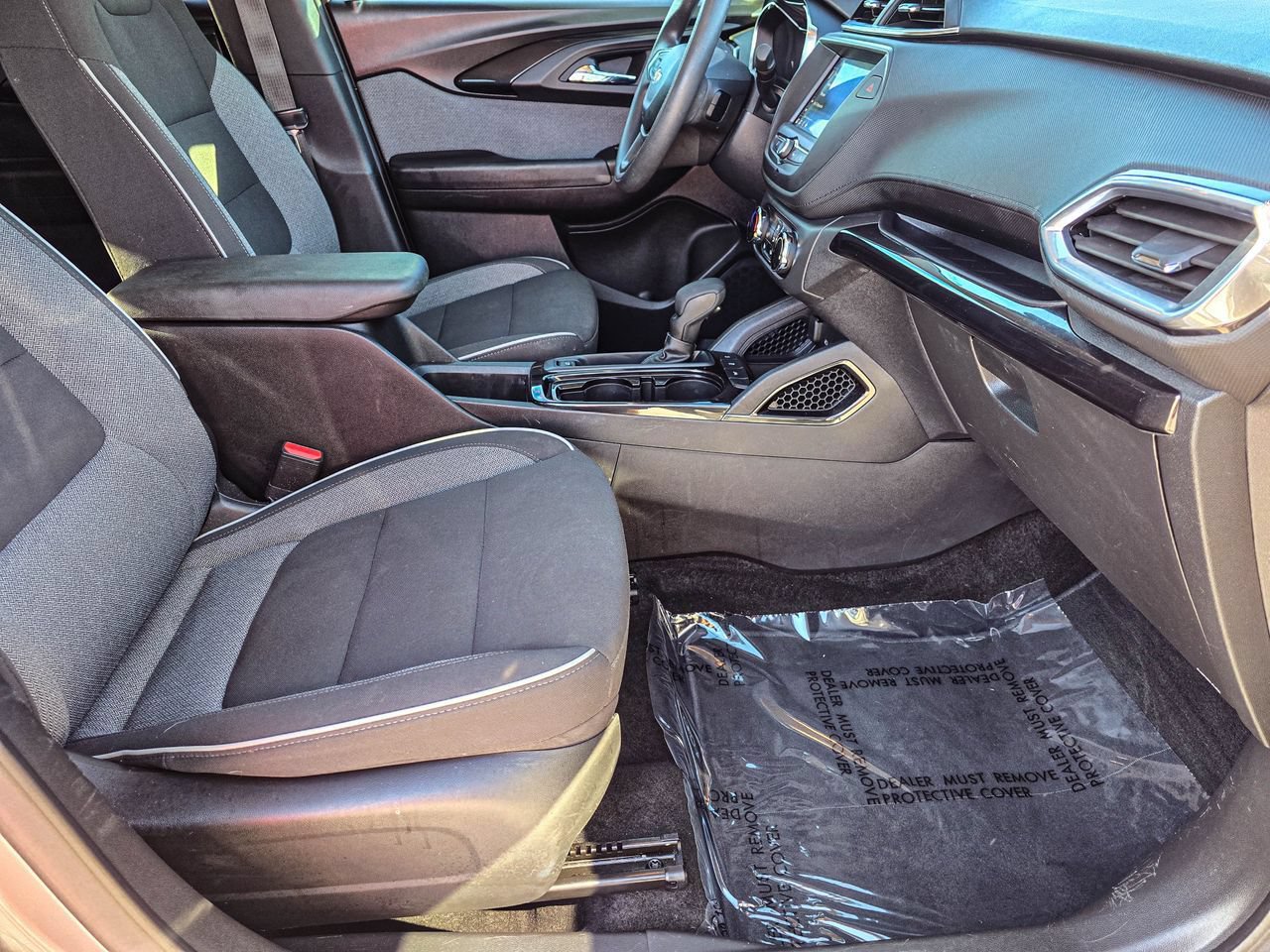Used 2023 Chevrolet TrailBlazer LT FWD image 37
