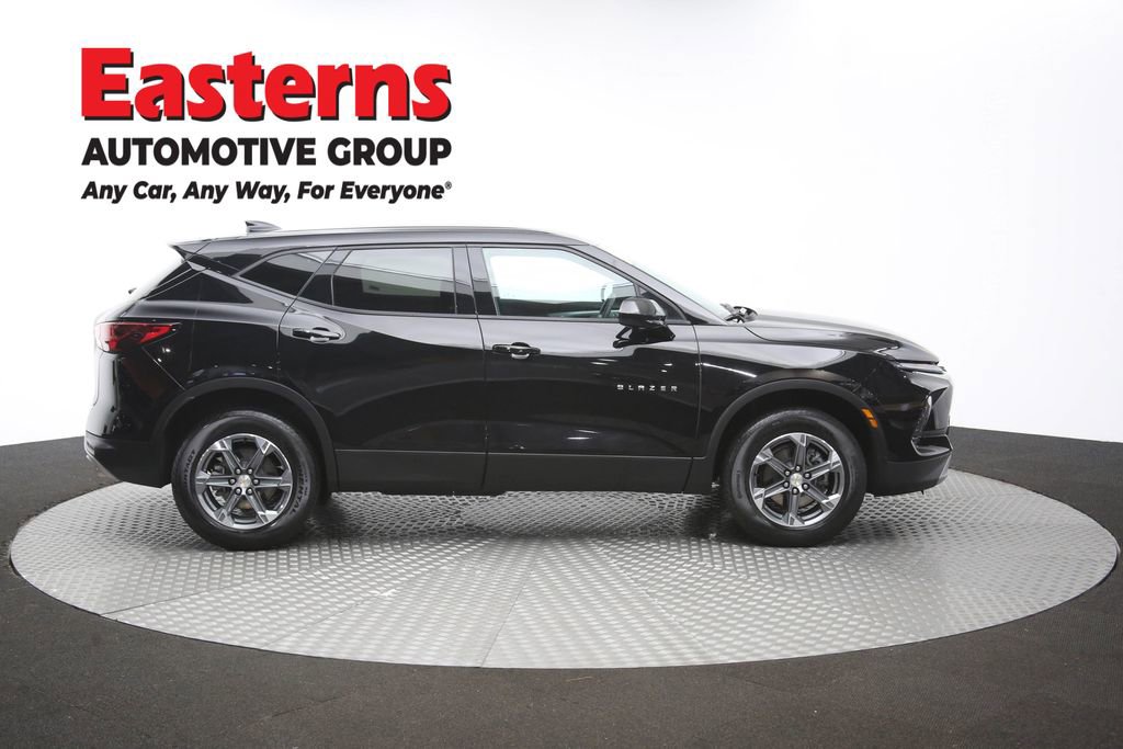 Used 2025 Chevrolet Blazer LT FWD image 42
