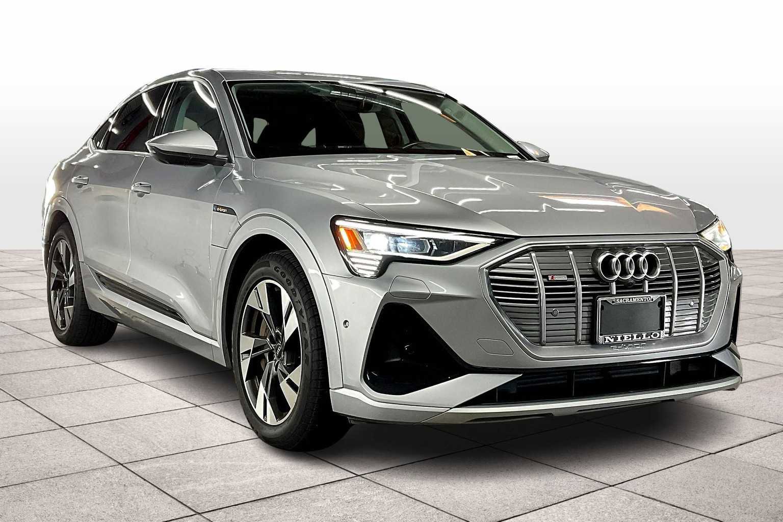 Certified 2022 Audi e-tron Premium Plus w/ Premium Plus Package image 2