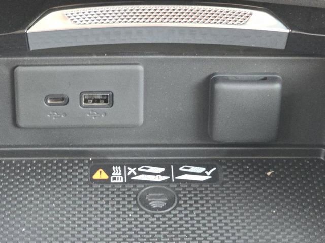 Used 2024 Buick Envision Avenir image 13