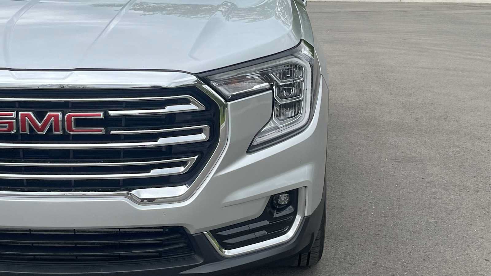 Used 2022 GMC Terrain SLT w/ Infotainment Package II AWD/4WD image 23