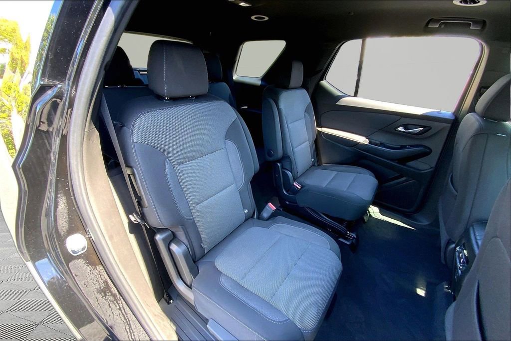Used 2023 Chevrolet Traverse LT AWD/4WD image 17