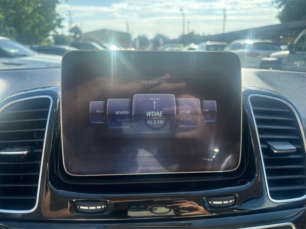 Used 2019 Mercedes-Benz GLE 400 4MATIC w/ Premium 1 Package image 13