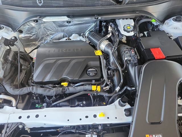 Used 2025 Chevrolet Trax RS FWD image 30