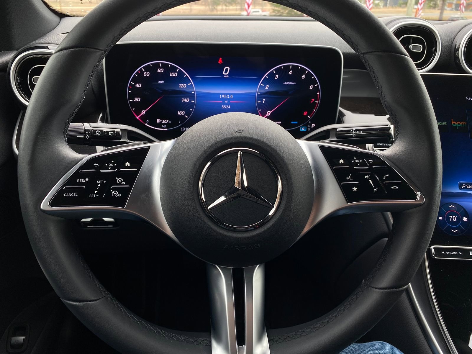 Used 2025 Mercedes-Benz GLC 300 image 21