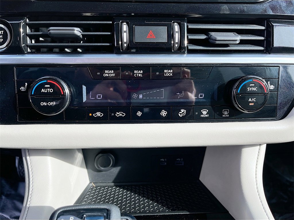 Used 2022 Nissan Pathfinder SV image 15