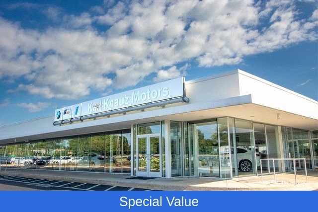 Used 2025 BMW 760i xDrive w/ Premium Package AWD/4WD image 27