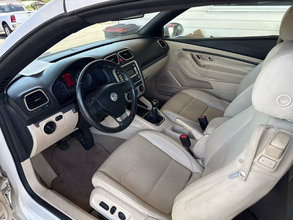 Used 2008 Volkswagen Eos FWD image 5