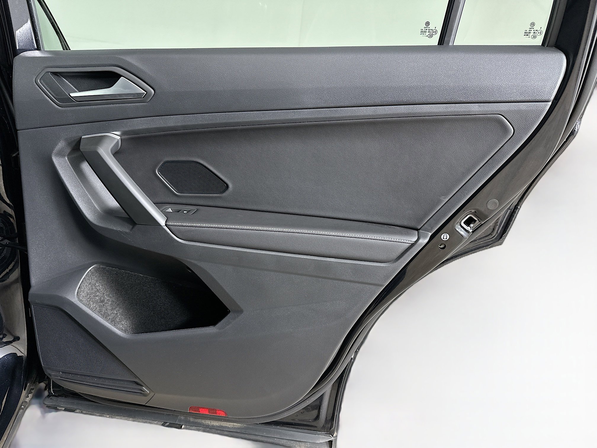 Used 2024 Volkswagen Tiguan S image 30