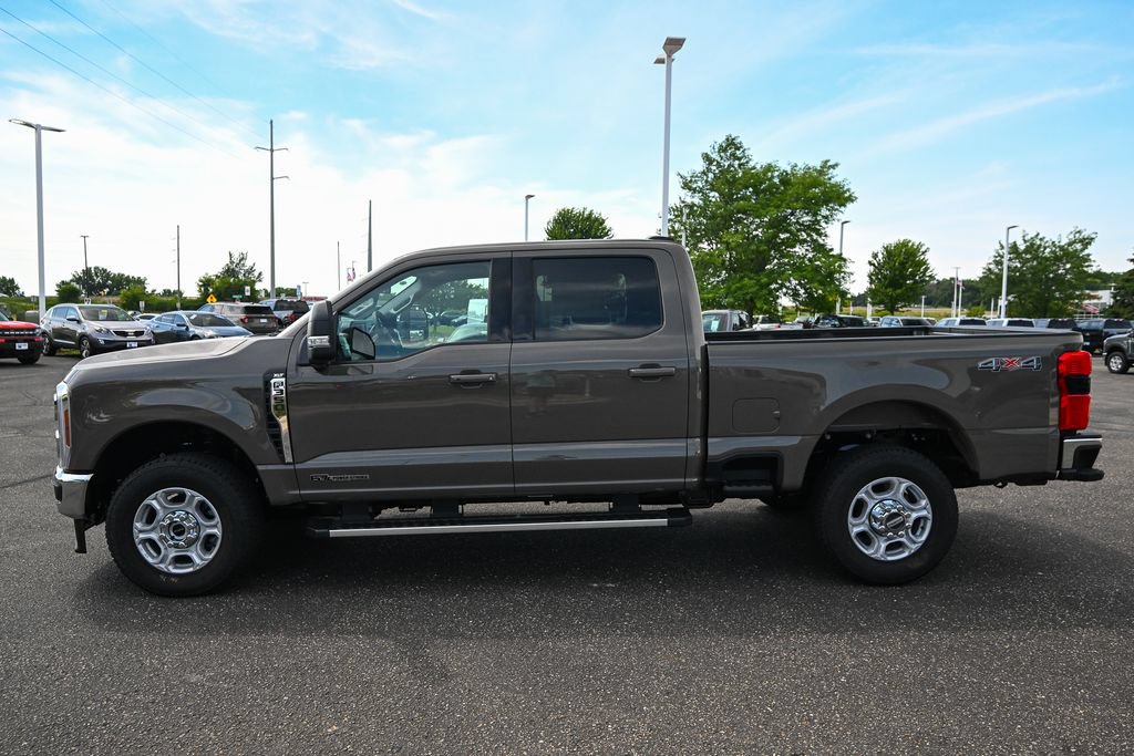 New 2026 Ford F350 XLT w/ XLT Premium Package AWD/4WD image 8
