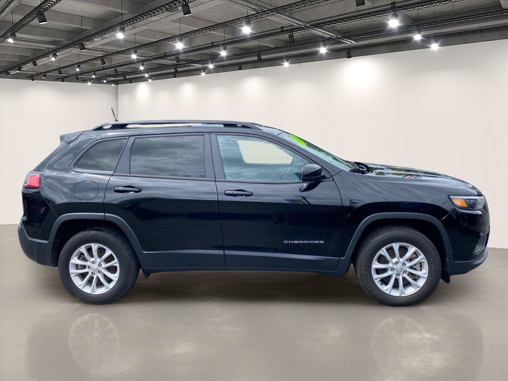 Used 2022 Jeep Cherokee Latitude Lux w/ Sun & Sound Group AWD/4WD image 8