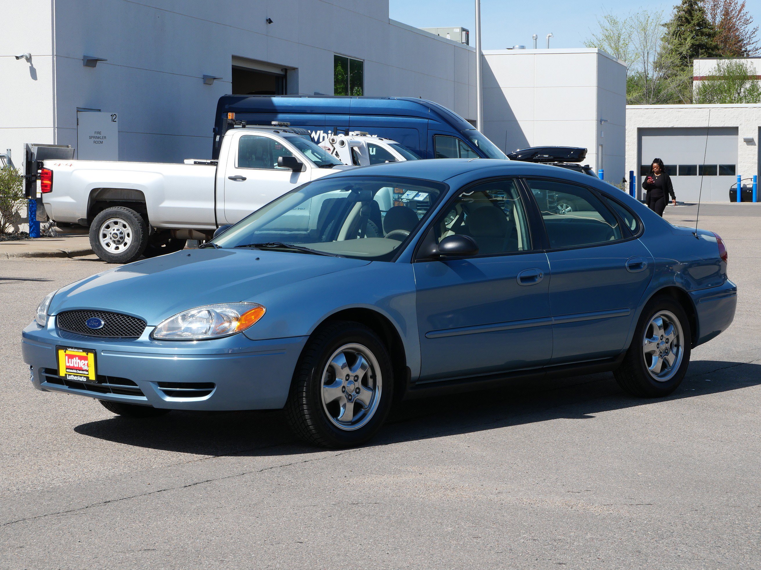 Used 2007 Ford Taurus SE FWD image 3
