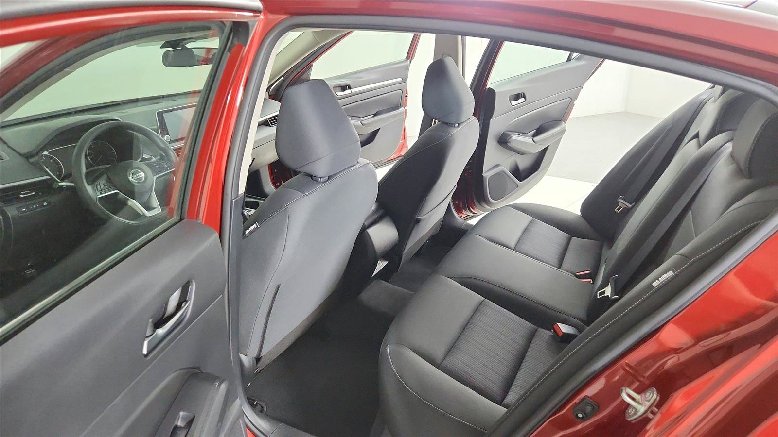 Used 2022 Nissan Altima 2.5 SV FWD image 16
