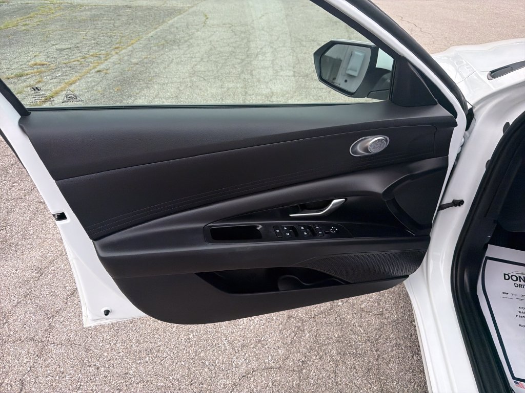 Used 2022 Hyundai Elantra SEL FWD image 12