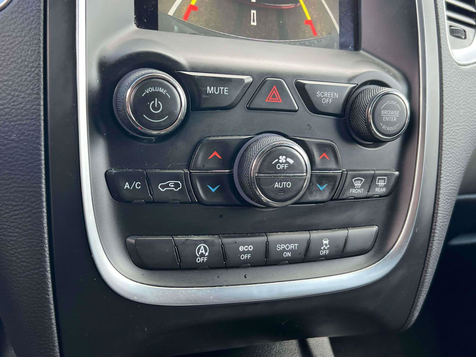 Used 2020 Dodge Durango SXT w/ 3rd Row Seating Group RWD image 29