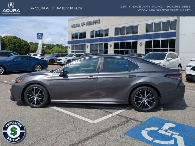 Used 2022 Toyota Camry SE w/ Cold Weather Package FWD image 3