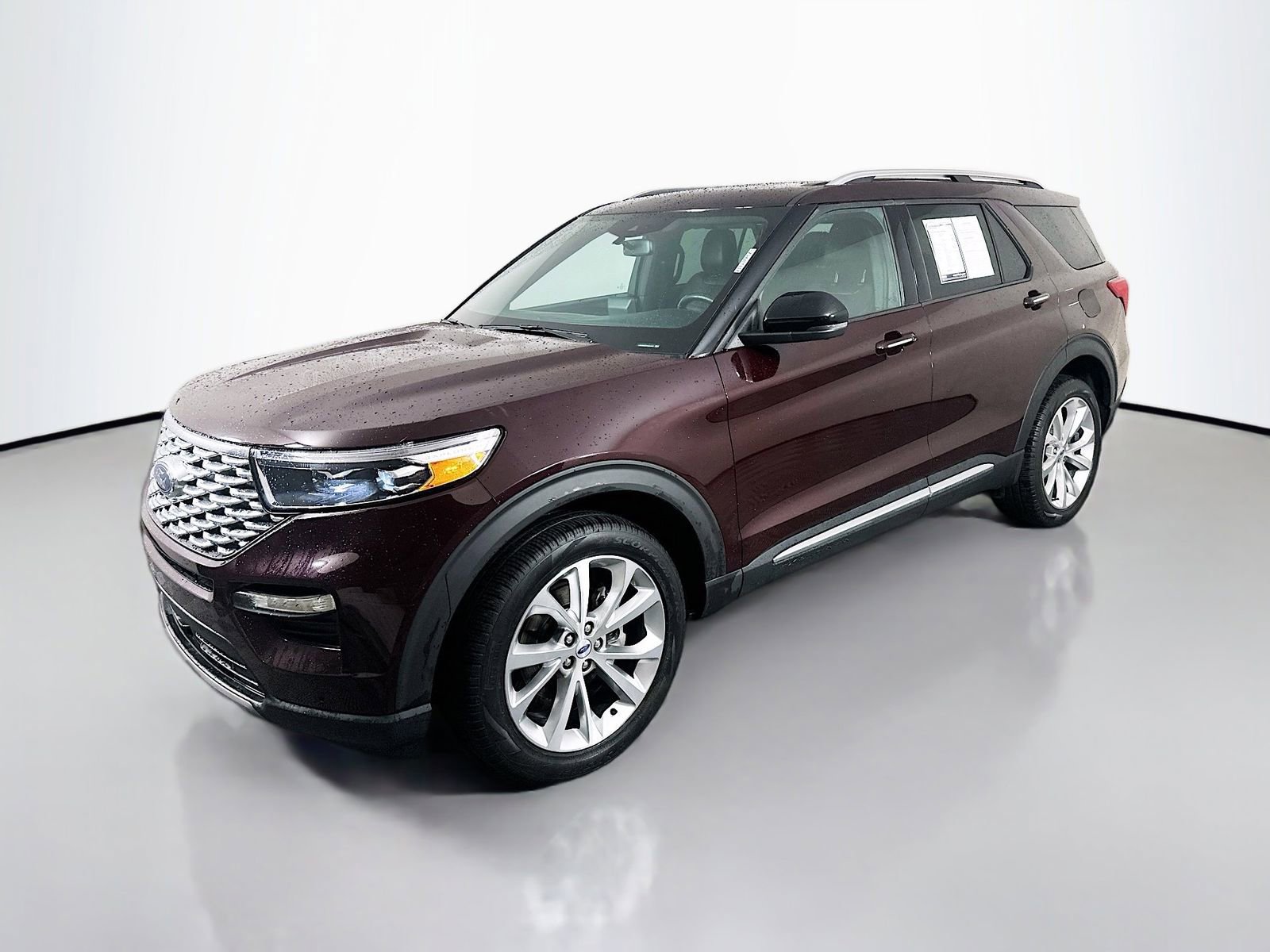 Used 2023 Ford Explorer Platinum w/ Technology Package AWD/4WD image 3
