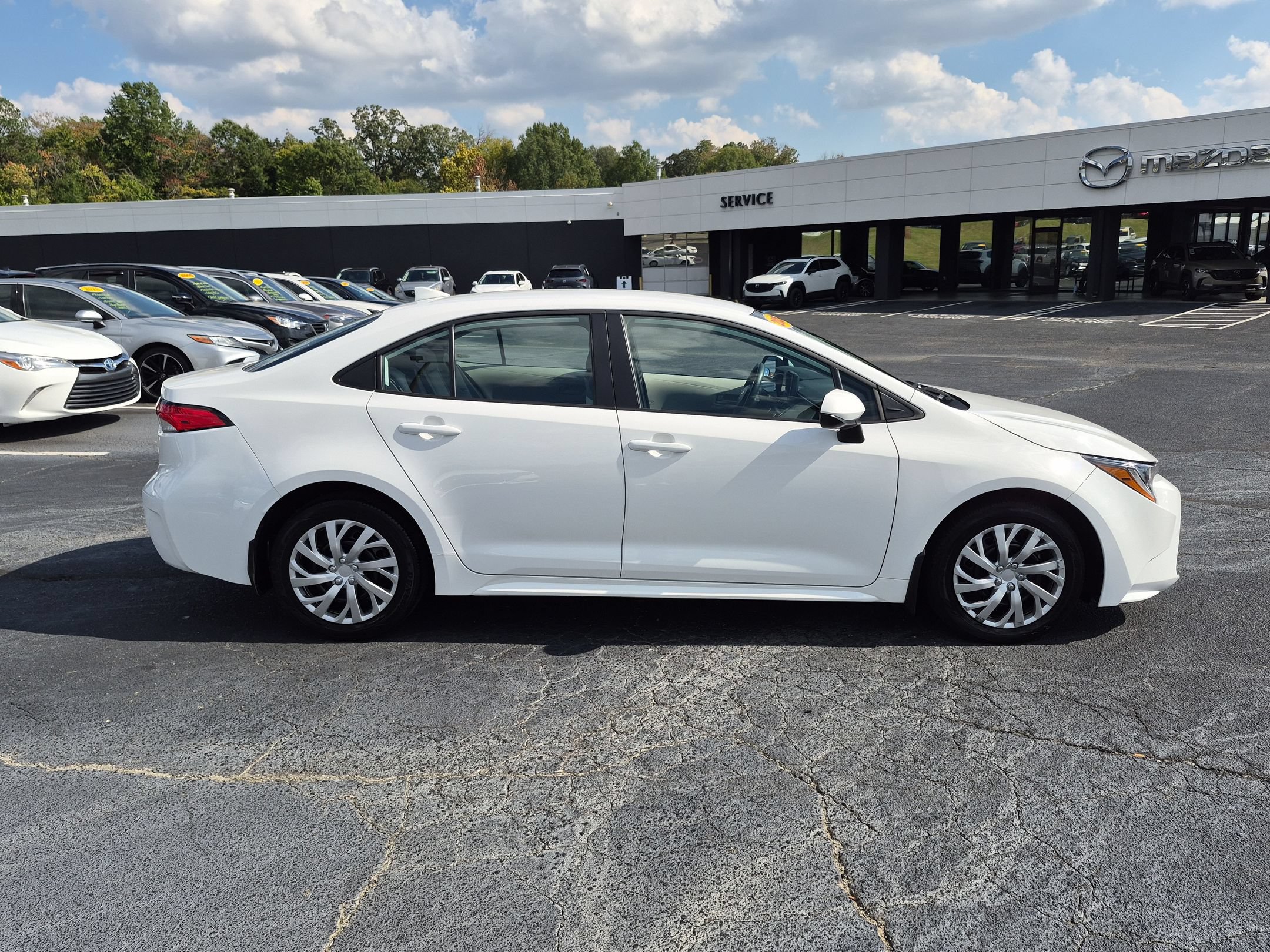 Used 2025 Toyota Corolla LE FWD image 6