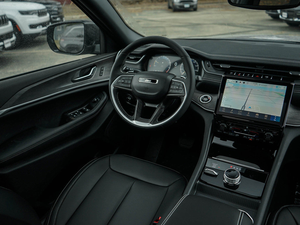 New 2025 Jeep Grand Cherokee L Limited w/ Black Appearance Package image 16
