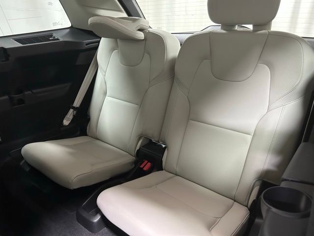 Used 2023 Volvo XC90 B6 Plus AWD/4WD image 14