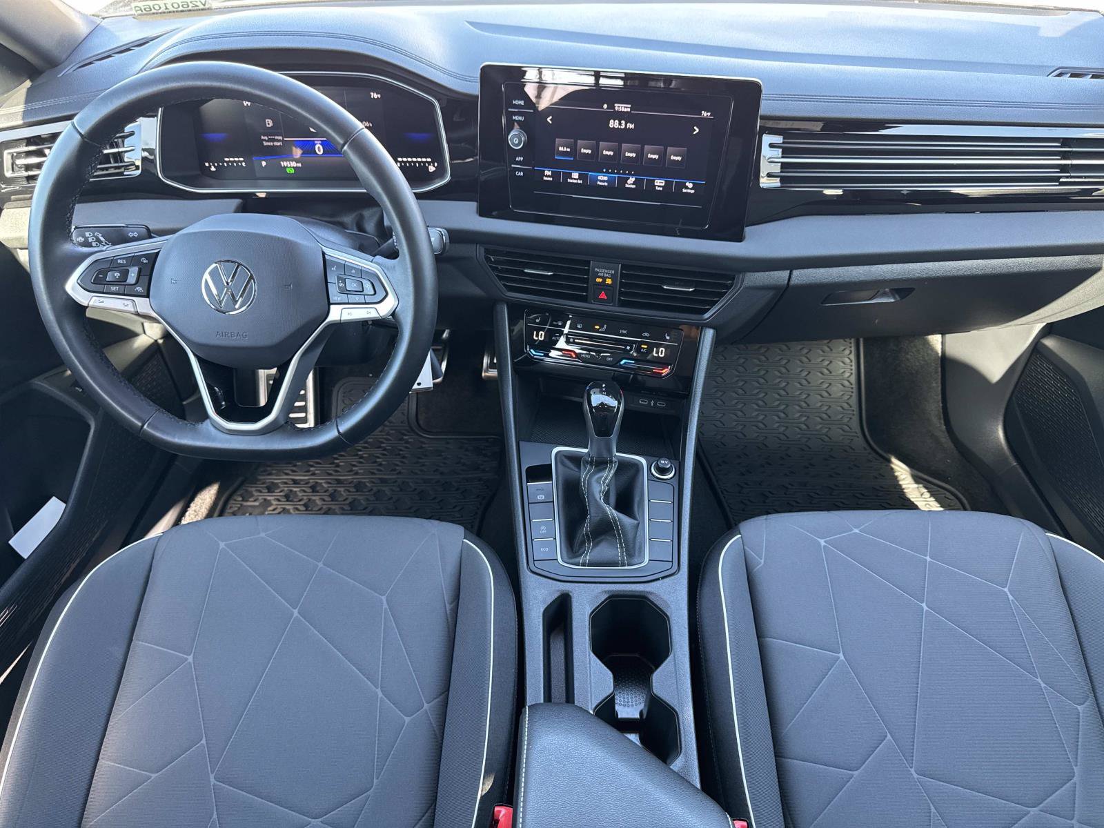 Certified 2025 Volkswagen Jetta Sport FWD image 9