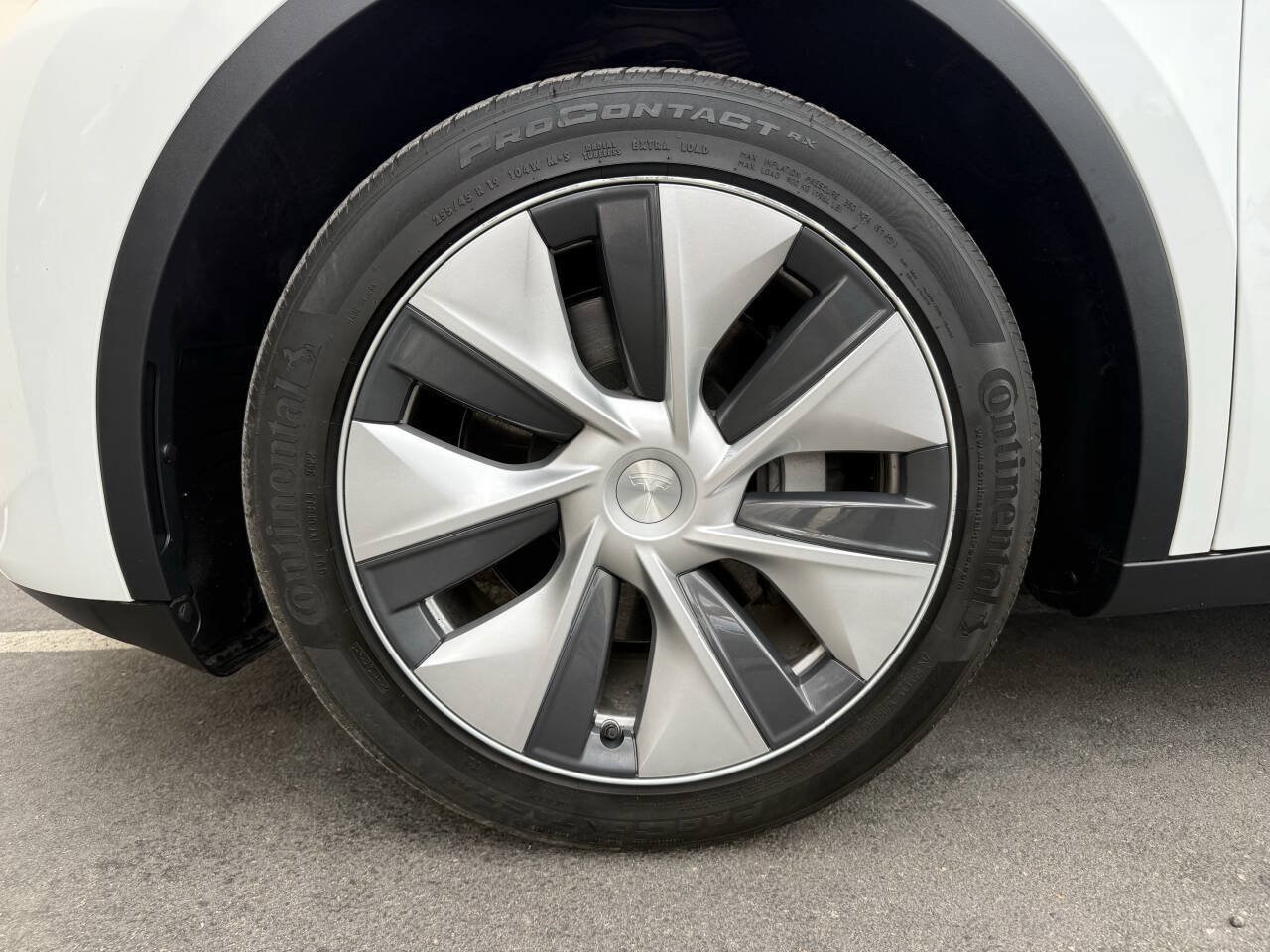 Used 2023 Tesla Model Y Long Range AWD/4WD image 34