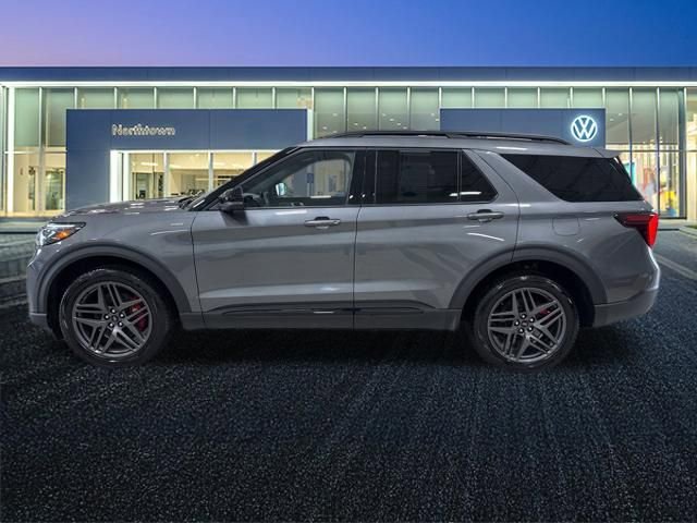 Used 2025 Ford Explorer ST-Line w/ Premium Package image 7