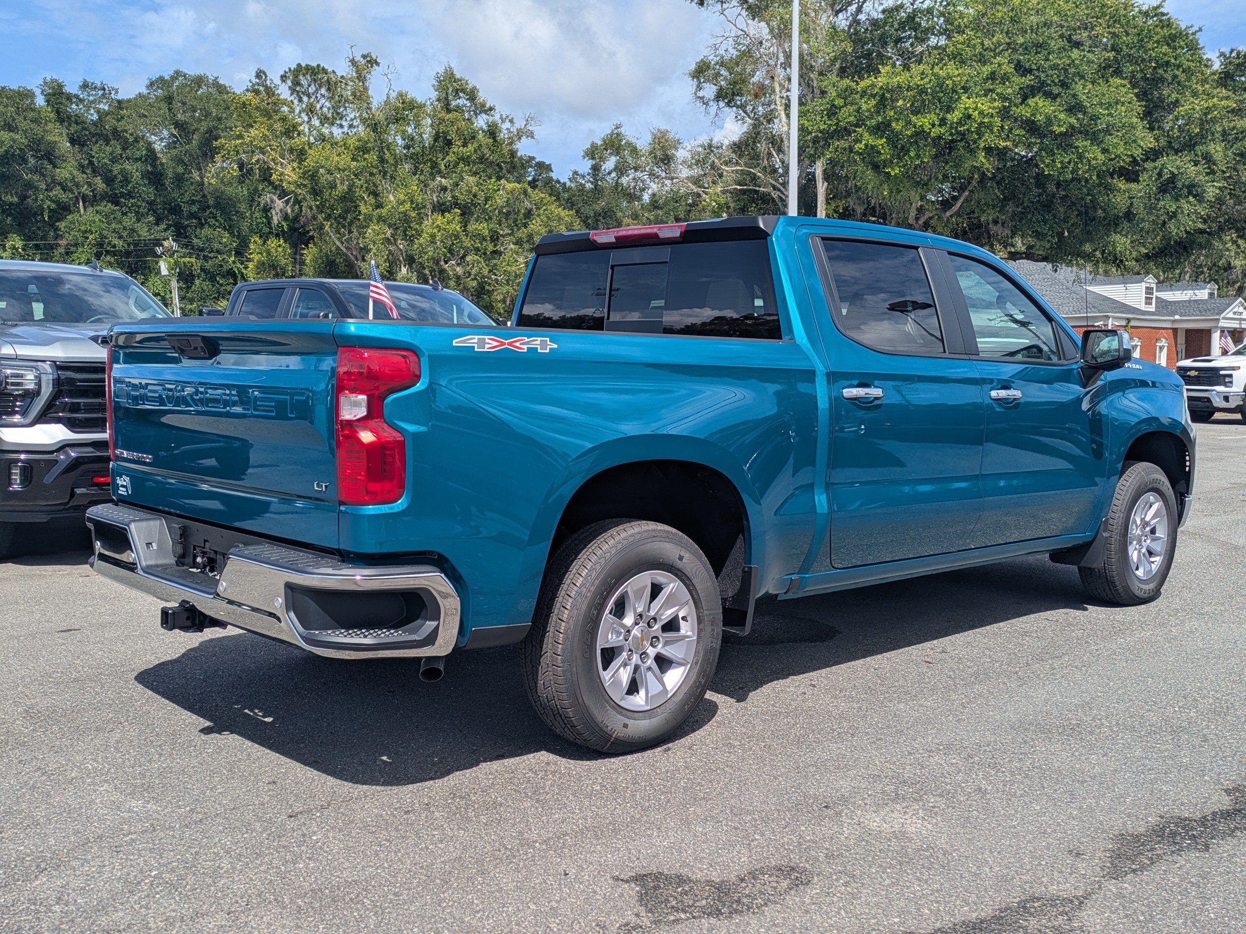 New 2026 Chevrolet Silverado 1500 LT w/ Safety Package AWD/4WD image 4