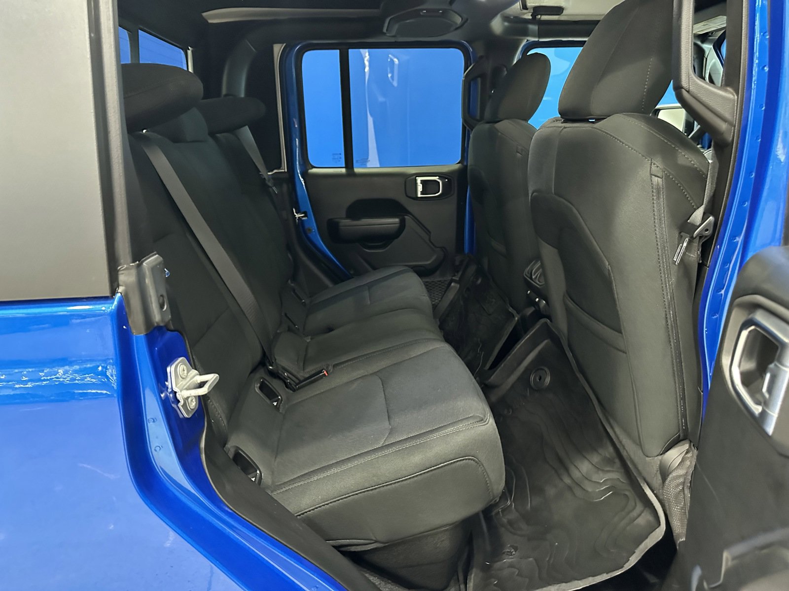 Used 2021 Jeep Gladiator Sport image 12