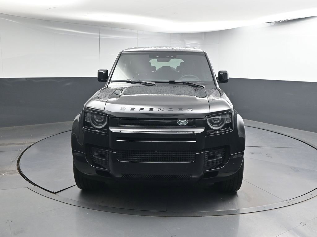 Used 2025 Land Rover Defender 130 X-Dynamic SE AWD/4WD image 26