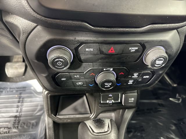 Used 2020 Jeep Renegade Altitude FWD image 7