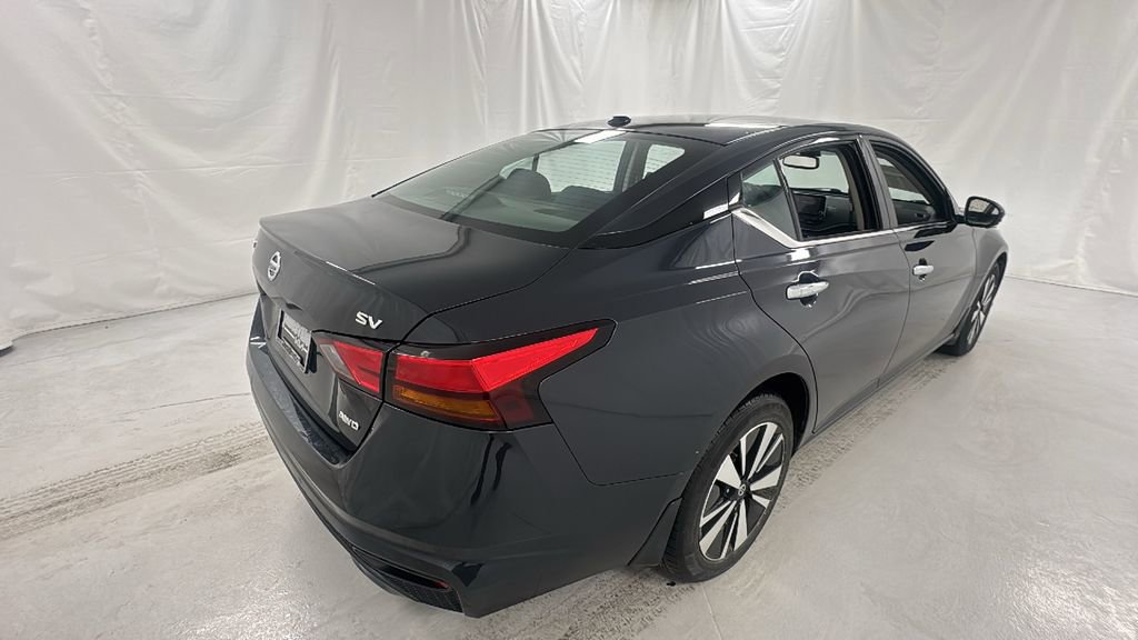 Used 2020 Nissan Altima 2.5 SV image 3