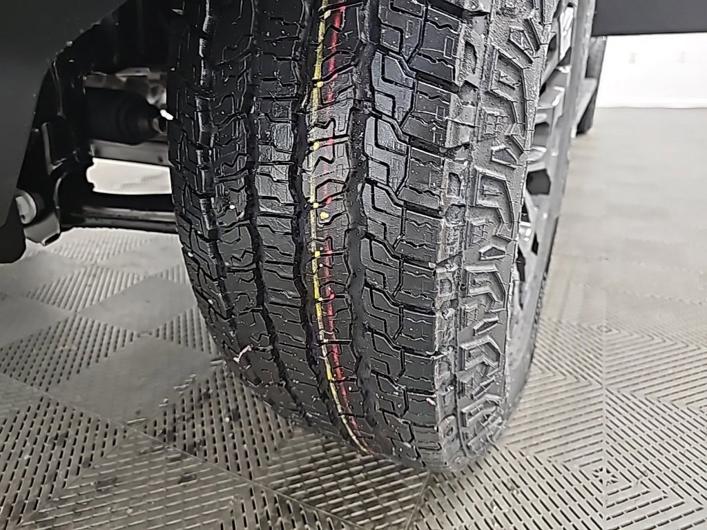 New 2026 GMC Canyon Elevation w/ Convenience Package image 47