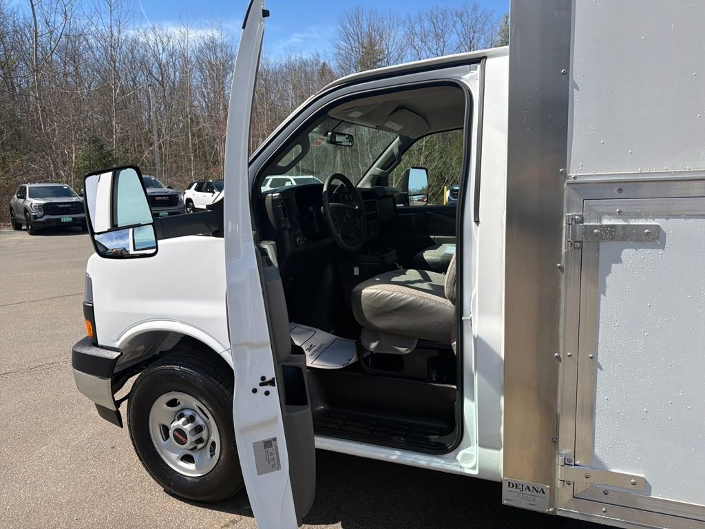 New 2026 GMC Savana 3500 w/ Power Convenience Package image 11
